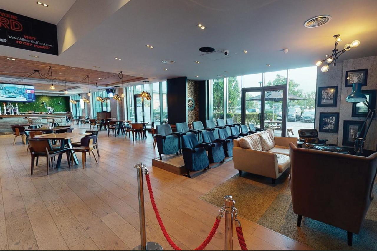 Village Hotel London Watford Elstree Esterno foto