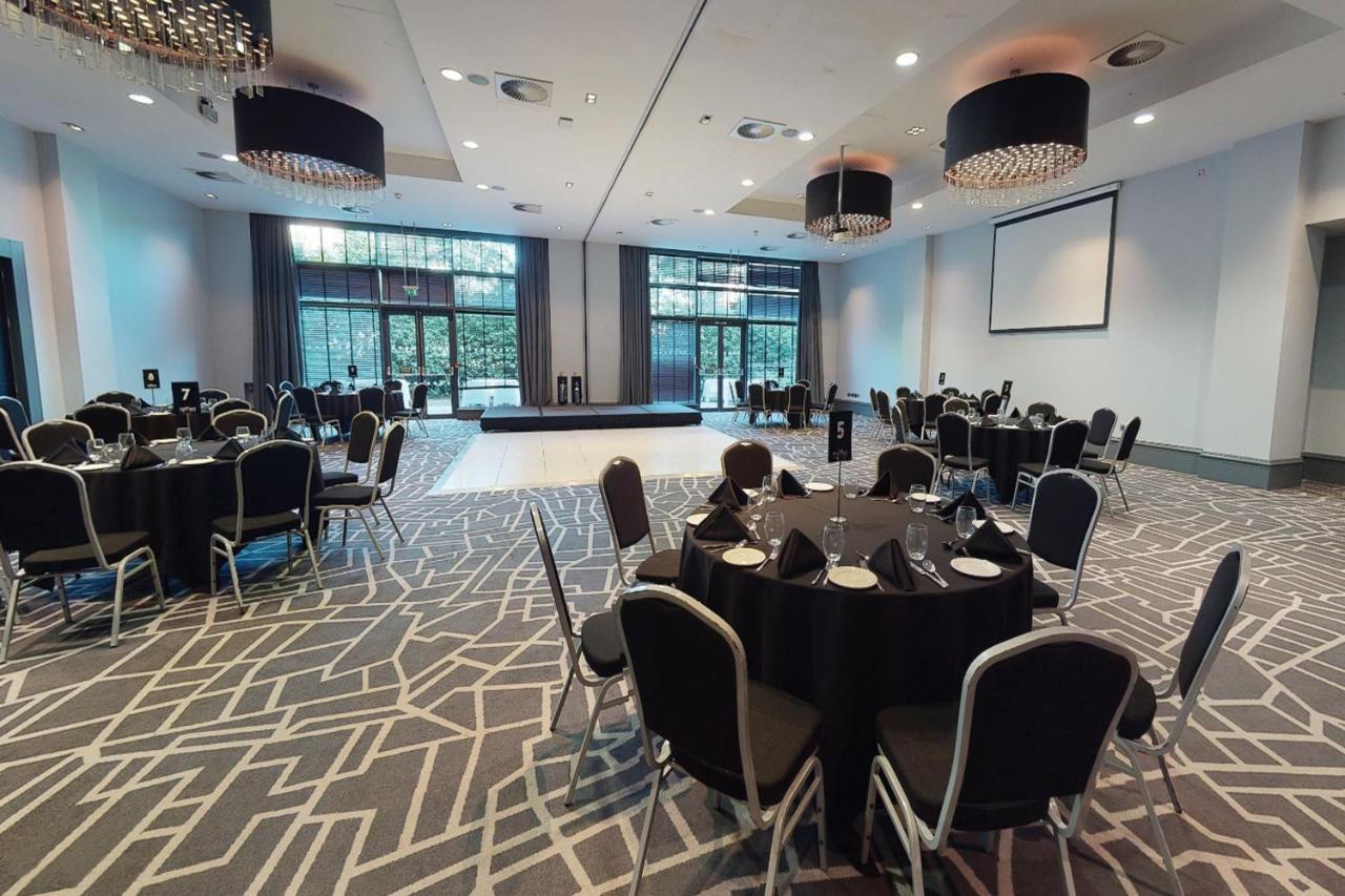 Village Hotel London Watford Elstree Esterno foto