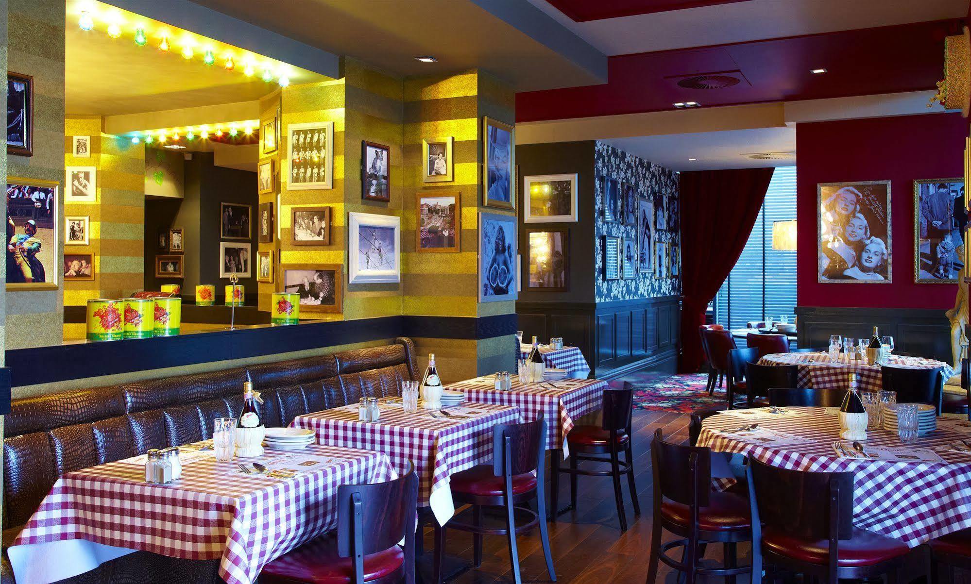 Village Hotel London Watford Elstree Esterno foto