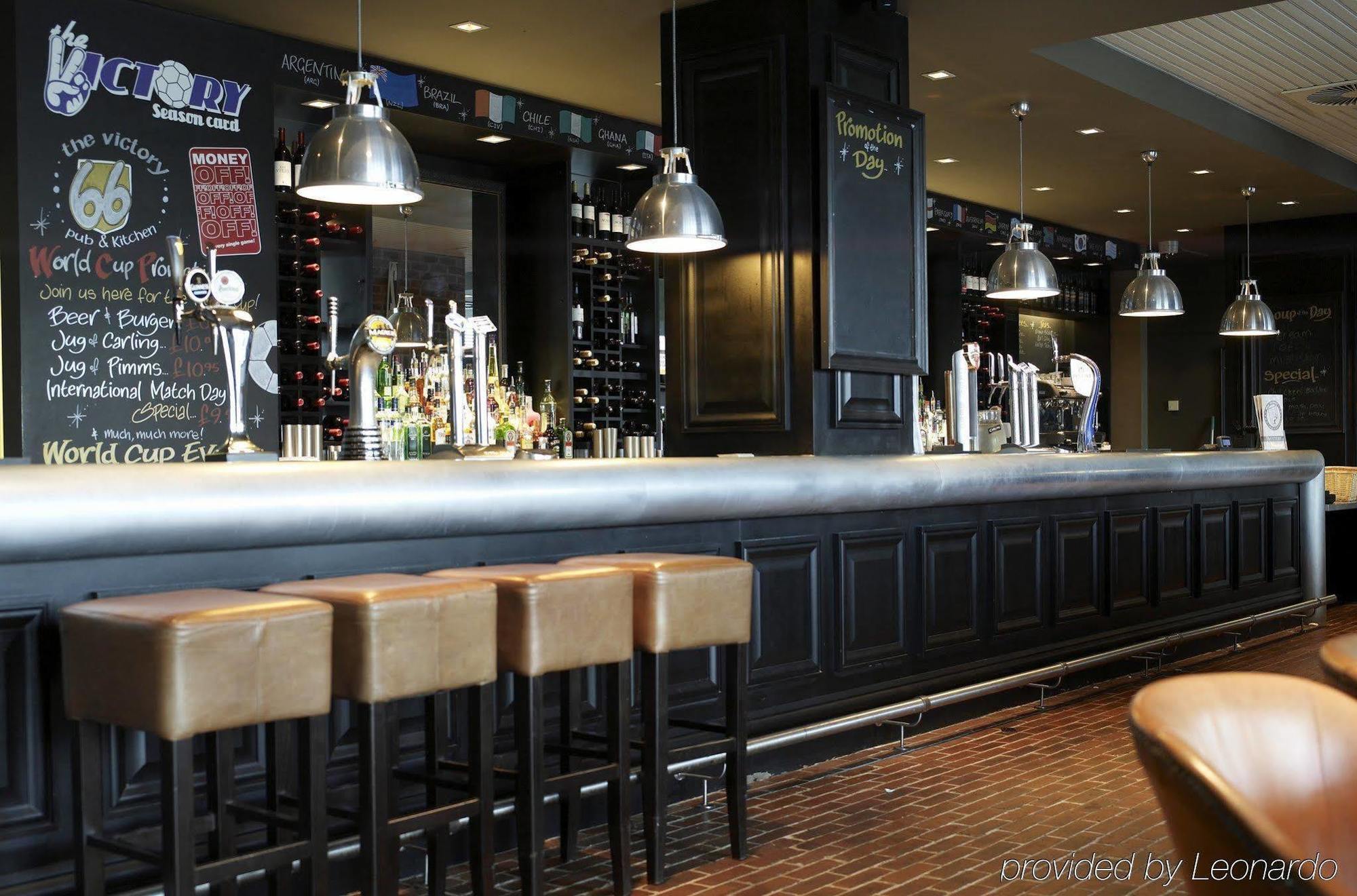 Village Hotel London Watford Elstree Esterno foto